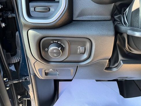 Used 2023 RAM 1500 Big Horn AWD/4WD image 17
