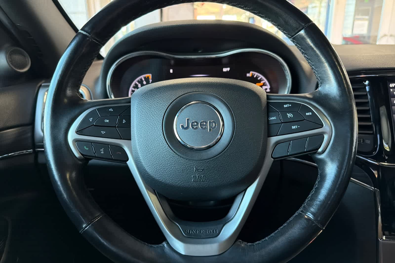 Used 2019 Jeep Grand Cherokee Limited w/ Luxury Group II AWD/4WD image 26