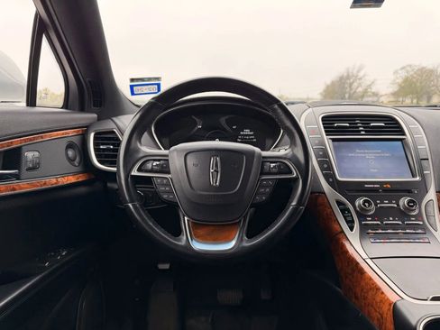 Used 2019 Lincoln Nautilus Reserve image 16