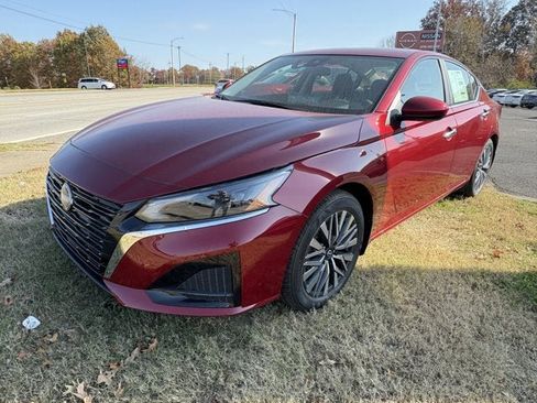 New 2025 Nissan Altima 2.5 SL FWD image 1
