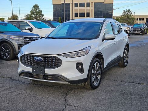 Used 2025 Ford Escape Platinum image 11