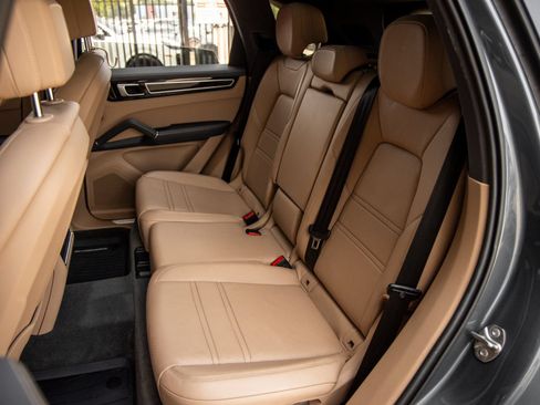 Certified 2019 Porsche Cayenne AWD/4WD image 37