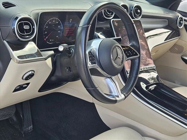 Used 2023 Mercedes-Benz GLC 300 image 7