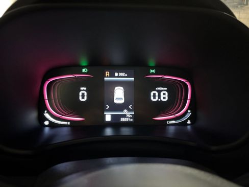 Used 2025 Kia Soul LX w/ LX Technology Package FWD image 38