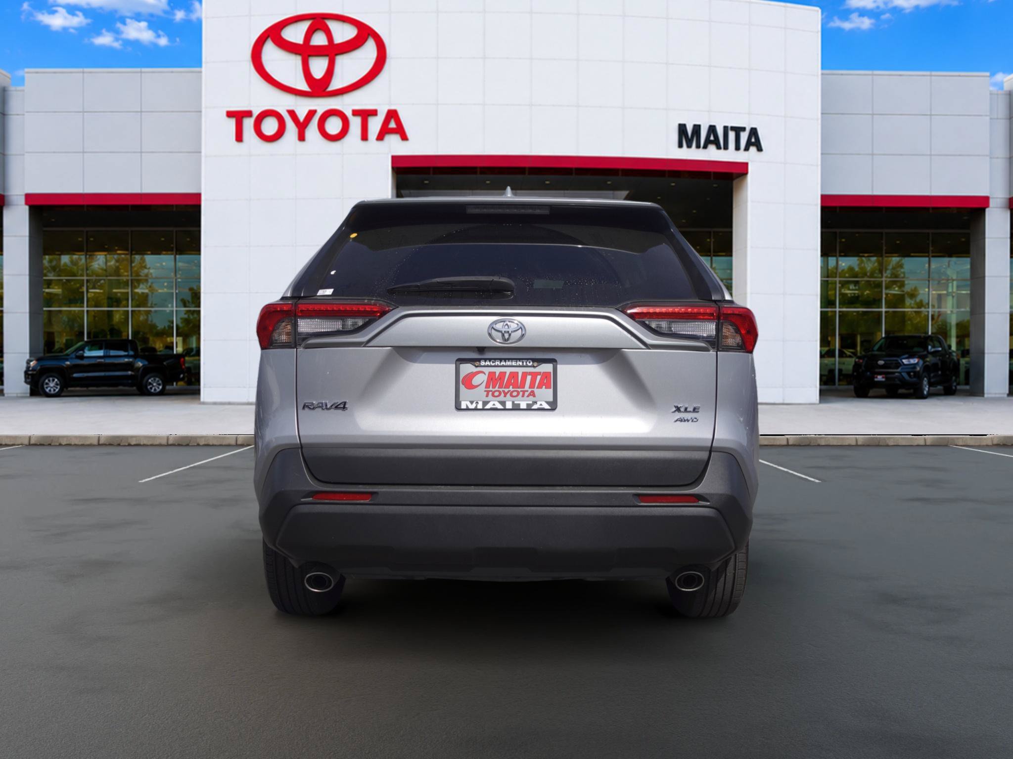 Certified 2022 Toyota RAV4 XLE w/ XLE Grade Weather Package AWD/4WD image 4