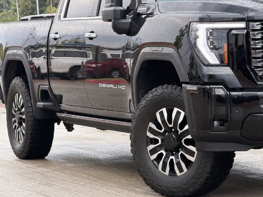 Used 2025 GMC Sierra 2500 Denali Ultimate AWD/4WD image 9