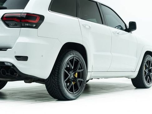 Used 2021 Jeep Grand Cherokee Trackhawk AWD/4WD image 13