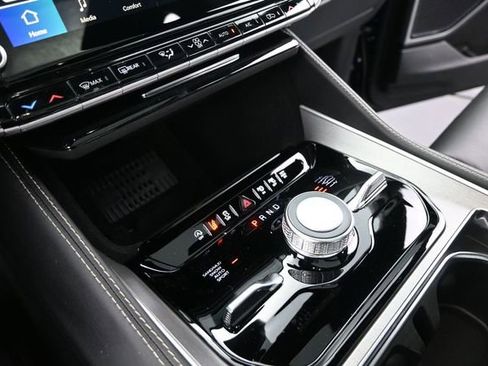 New 2026 Jeep Grand Wagoneer Limited AWD/4WD image 36