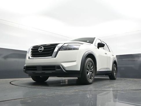 Used 2023 Nissan Pathfinder S FWD image 26