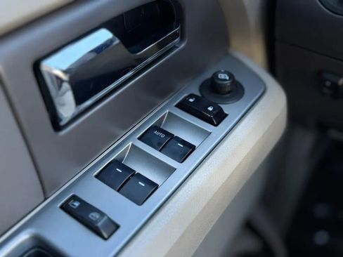 Used 2011 Ford Expedition EL XLT image 24