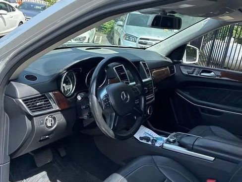 Used 2016 Mercedes-Benz GL 550 4MATIC image 29
