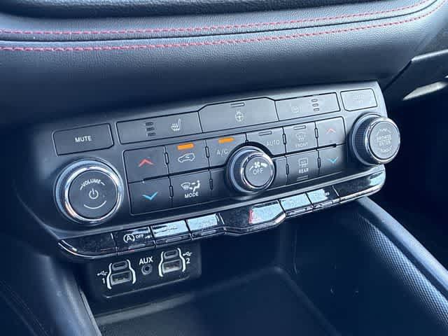 Used 2023 Dodge Durango GT RWD image 39