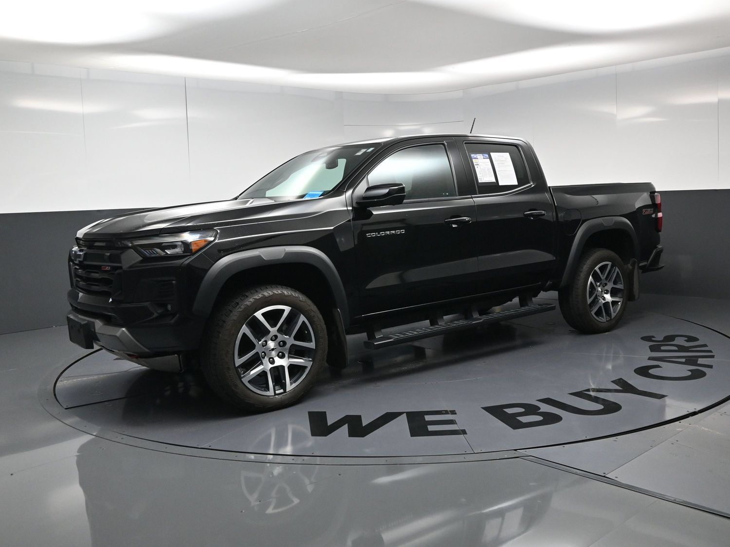Used 2024 Chevrolet Colorado Z71 w/ Z71 Convenience Package 2 AWD/4WD image 11