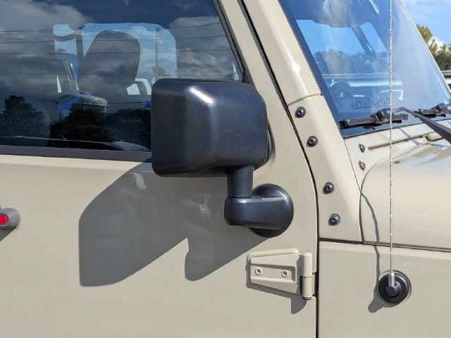 Used 2017 Jeep Wrangler Unlimited Sahara w/ Connectivity Group AWD/4WD image 12
