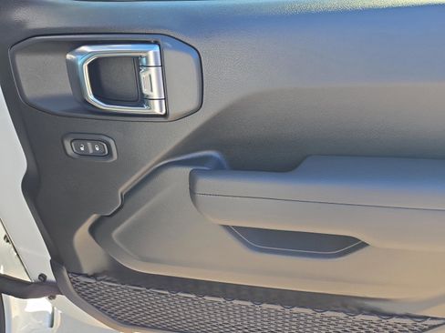 New 2025 Jeep Gladiator Sport image 27