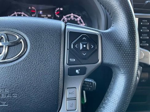 Used 2020 Toyota 4Runner SR5 AWD/4WD image 18