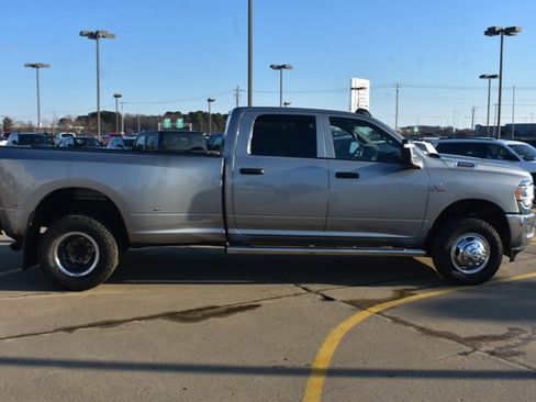 Used 2024 RAM 3500 Tradesman w/ Chrome Appearance Group image 4