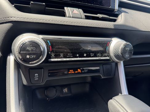 Used 2024 Toyota RAV4 LE AWD/4WD image 35