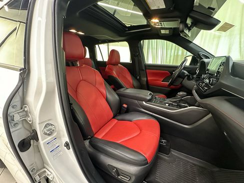 Used 2022 Toyota Highlander XSE AWD/4WD image 18