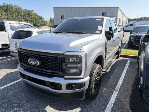 Used 2024 Ford F250 XLT w/ XLT Premium Package AWD/4WD image 7
