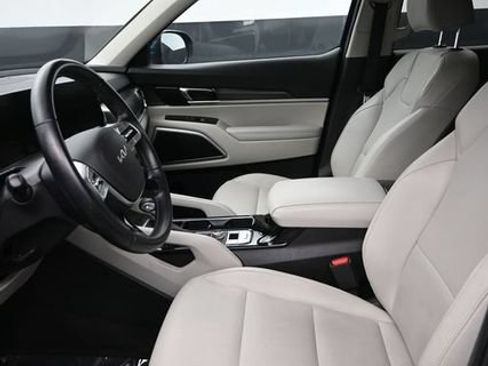 Used 2023 Kia Telluride S w/ S Sunroof Package AWD/4WD image 7