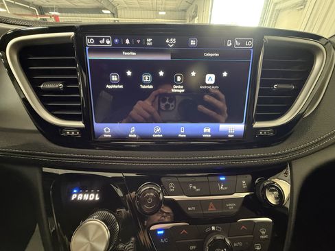 New 2027 Chrysler Pacifica Select FWD image 25
