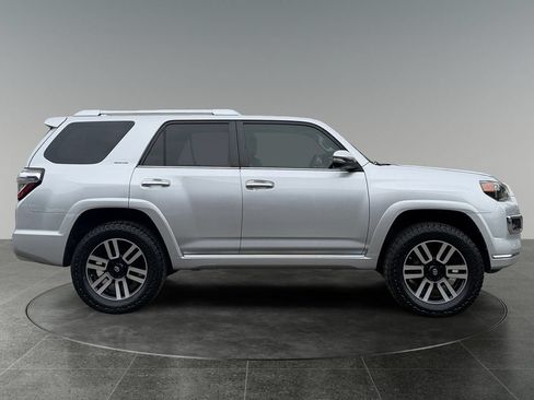 Used 2016 Toyota 4Runner Limited AWD/4WD image 11