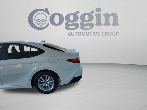 Used 2025 Toyota Camry LE FWD image 34