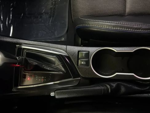 Used 2017 Toyota Corolla SE w/ Carpet Mat Package (TMS) FWD image 12