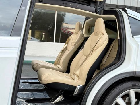 Used 2017 Tesla Model X P100D image 21