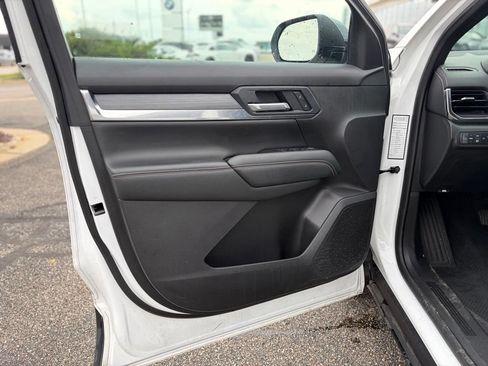 Used 2025 GMC Terrain Elevation AWD/4WD image 17