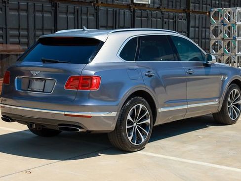 Used 2018 Bentley Bentayga AWD/4WD image 14