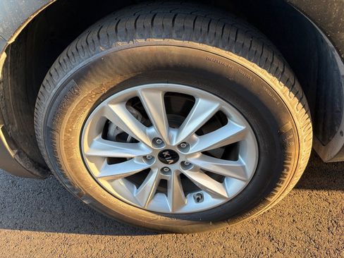 Certified 2020 Kia Sorento LX image 6