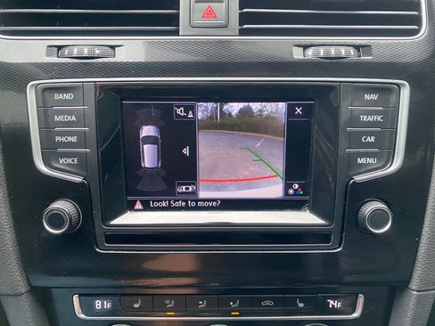 Used 2015 Volkswagen GTI S image 21