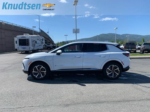 Used 2024 Chevrolet Equinox EV LT FWD image 4