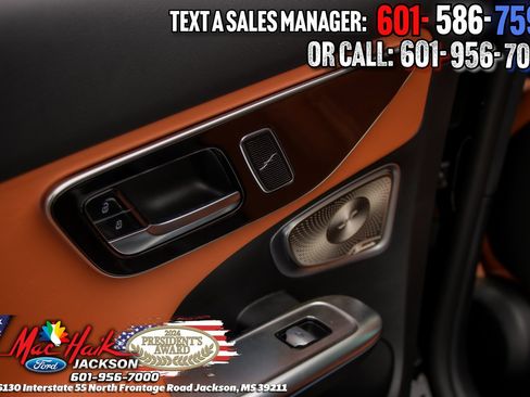 Used 2024 Mercedes-Benz C 300 Sedan image 13