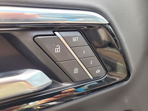 New 2025 Chevrolet Suburban High Country image 9