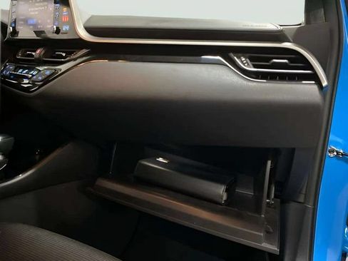 Used 2019 Toyota C-HR XLE FWD image 71