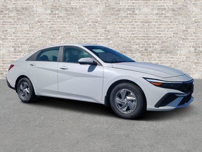 Certified 2025 Hyundai Elantra SE