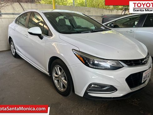 Used 2018 Chevrolet Cruze LT w/ RS Package FWD image 1