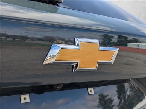 Used 2025 Chevrolet Trax LT FWD image 29