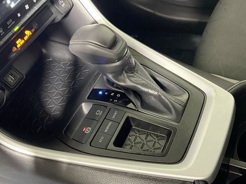 Used 2025 Toyota RAV4 XLE w/ Convenience Package FWD image 24