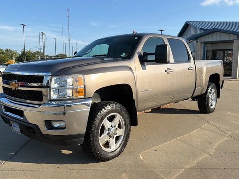 Used 2013 Chevrolet Silverado 2500 LTZ w/ LTZ Plus Package AWD/4WD image 4