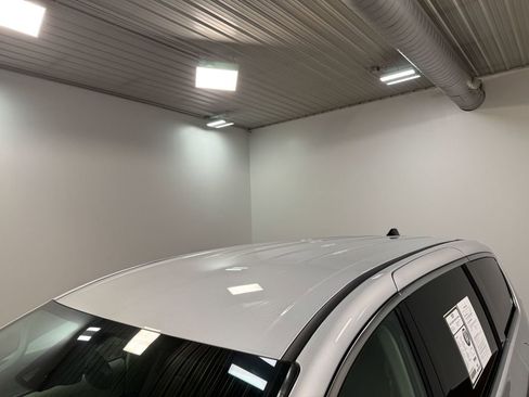 Used 2024 Chrysler Pacifica Touring-L image 42