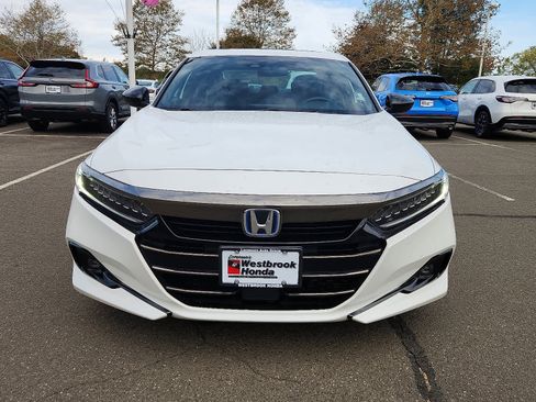 Used 2022 Honda Accord Sport image 2