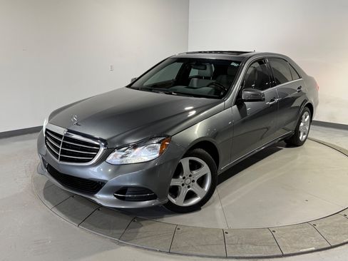 Used 2016 Mercedes-Benz E 350 4MATIC Sedan image 3