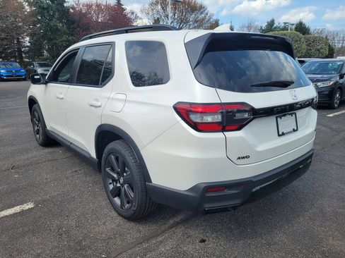 New 2026 Honda Pilot Sport image 8