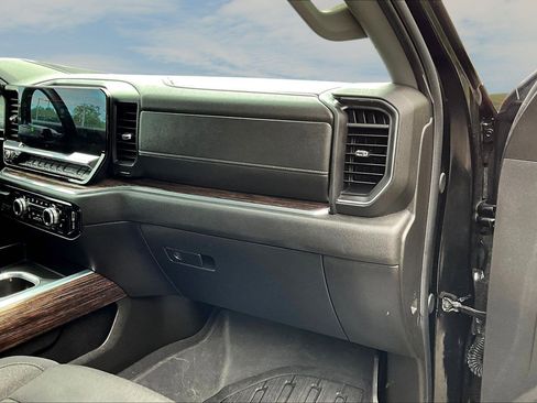 Used 2024 GMC Sierra 1500 Elevation AWD/4WD image 18