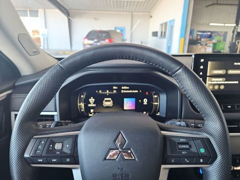 Used 2025 Mitsubishi Outlander SEL AWD/4WD image 22