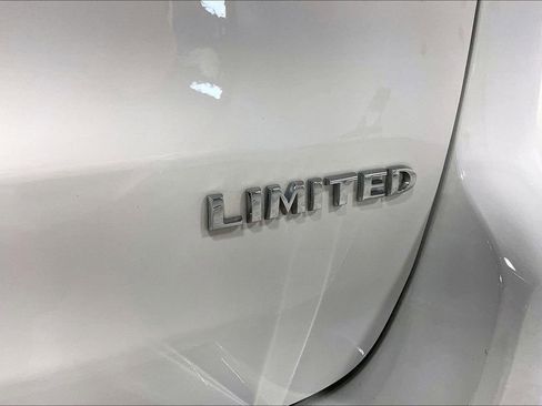 Used 2021 Jeep Grand Cherokee Limited AWD/4WD image 38